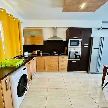 Duplex Whiskey 200m Away From The Sea And The Square Daire St. Paul's Bay