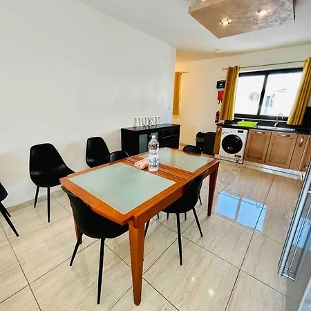 Duplex Whiskey 200m Away From The Sea And The Square St. Paul's Bay