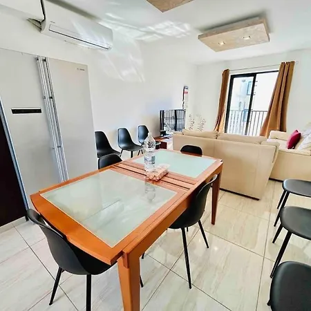 Duplex Whiskey 200m Away From The Sea And The Square *