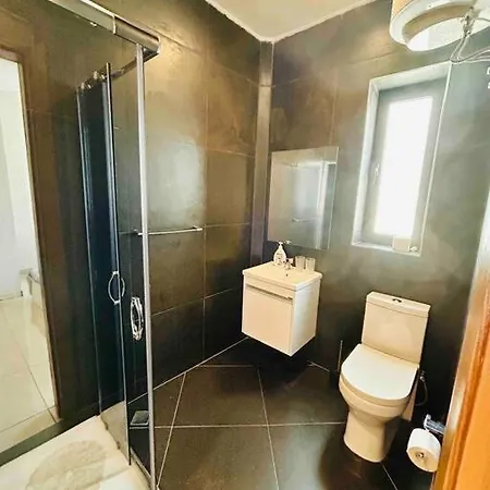 Apartment Duplex Whiskey 200m Away From The Sea And The Square St. Paul's Bay