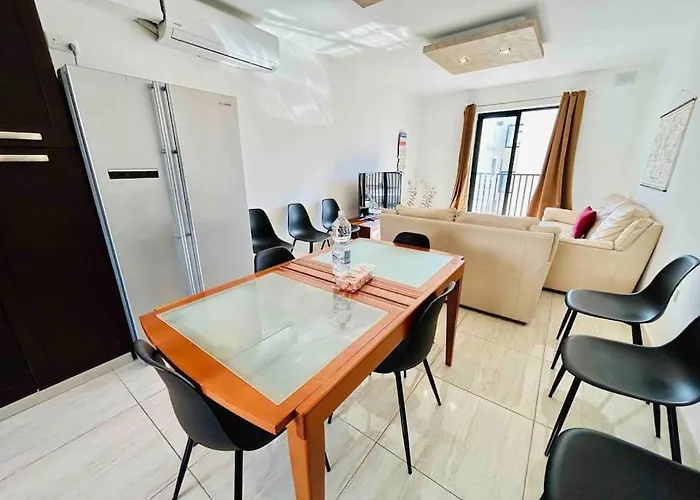 Duplex Whiskey 200m Away From The Sea And The Square *