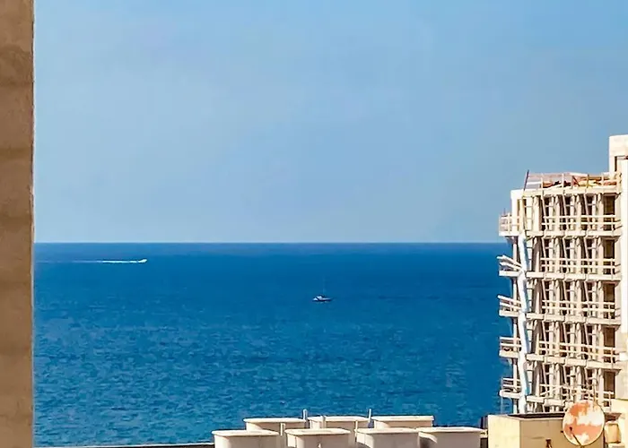 Duplex Whiskey 200m Away From The Sea And The Square