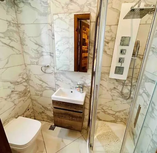 Duplex Whiskey 200m Away From The Sea And The Square * St. Paul's Bay