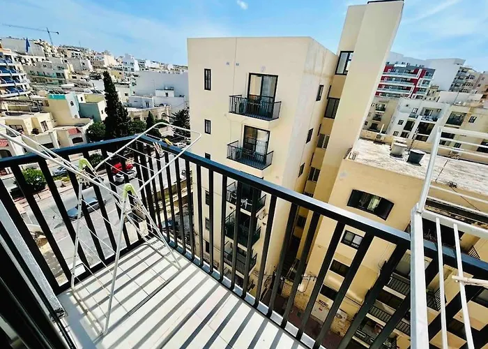 Duplex Whiskey 200m Away From The Sea And The Square St. Paul's Bay