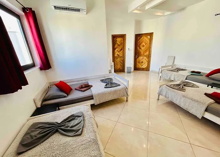 Duplex Whiskey 200m Away From The Sea And The Square Apartment *