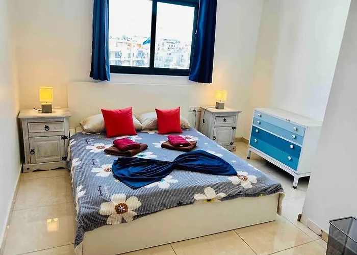 Duplex Whiskey 200m Away From The Sea And The Square Apartment *