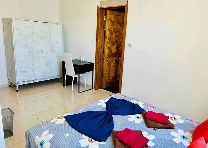 Apartment Duplex Whiskey 200m Away From The Sea And The Square St. Paul's Bay